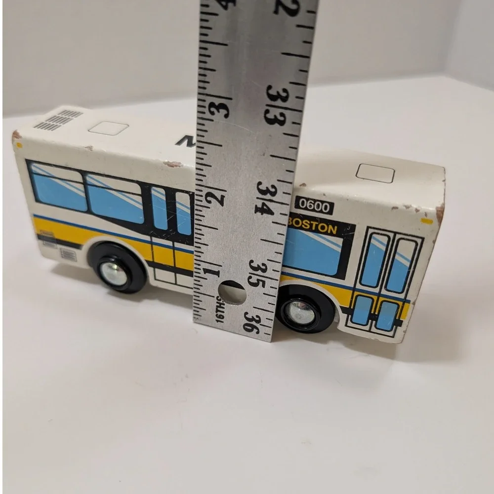MBTA Boston Wooden Bus Toy White Blue Yellow Massachusetts Transit Maxim Ent‎